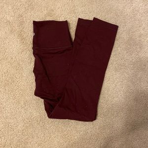 7/8 align leggings in burgundy